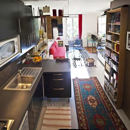 Charming Studio Near Montmartre * Париж